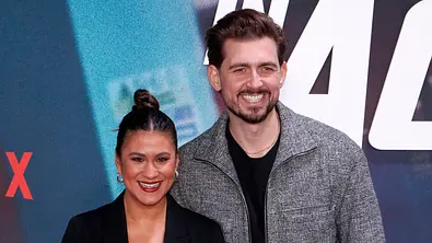 Chris Wackert und Steffi Brungs lächelnd bei einer Premiere. - Foto: IMAGO/PIC ONE Chris Wackert und Steffi Brungs lächelnd bei einer Premiere. - Foto: IMAGO/PIC ONE