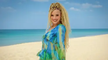 Christin Okpara steht lächelnd am Star-Strand – warum sie jedoch in Folge fünf einfach verschwunden ist, erklärt sie jetzt. - Foto: RTLZWEI / Luis Zeno Kuhn Christin Okpara steht lächelnd am Star-Strand – warum sie jedoch in Folge fünf einfach verschwunden ist, erklärt sie jetzt. - Foto: RTLZWEI / Luis Zeno Kuhn