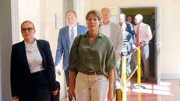 Christina Block bei der Ankunft zum Prozess wegen mutmaßlicher Kindesentführung gegen Christina Block am Landgericht Hamburg - Foto: IMAGO / Future Image Christina Block bei der Ankunft zum Prozess wegen mutmaßlicher Kindesentführung gegen Christina Block am Landgericht Hamburg - Foto: IMAGO / Future Image