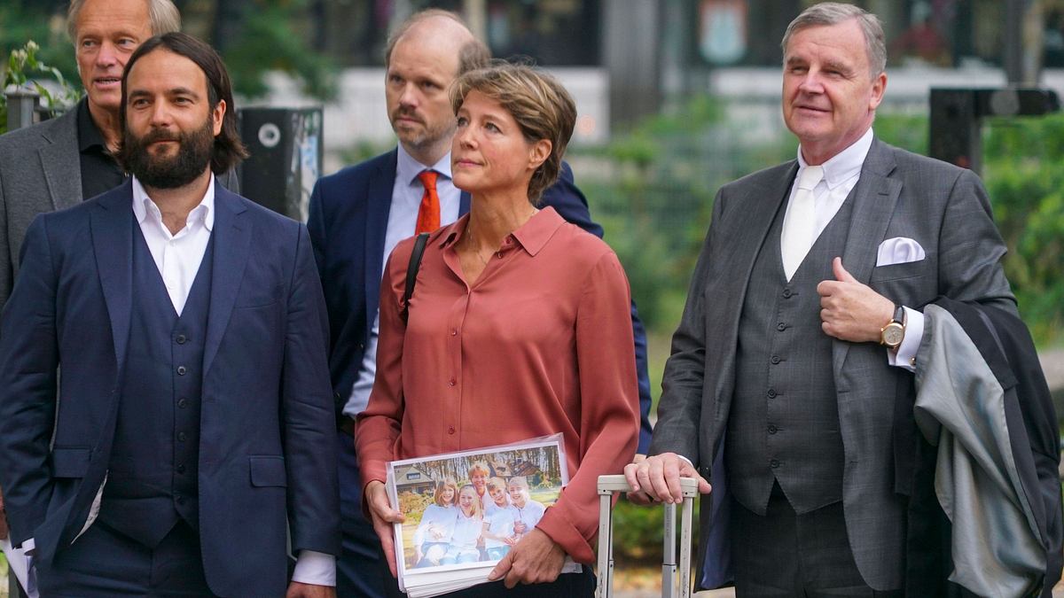 Christina Block mit ihren Verteidigern Ingo Bott (l.) und Otmar Kury (r.). Christina Block mit ihren Verteidigern Ingo Bott (l.) und Otmar Kury (r.).