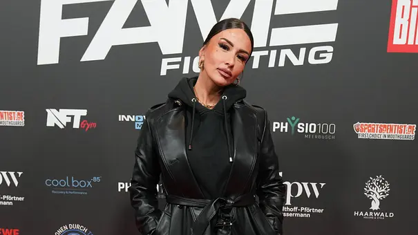 Christina Dimitriou schaut in die Kamera - Foto:  IMAGO / BOBO