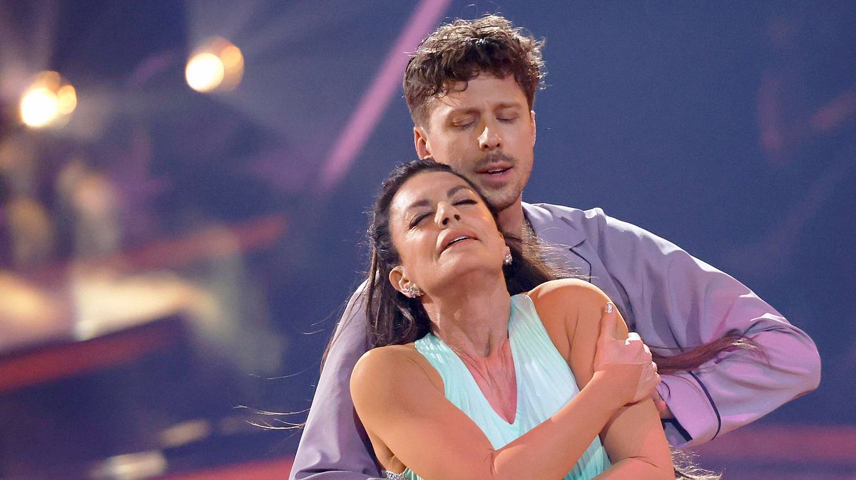 Kehrt Christine Neubauer erneut zu Let's Dance zurück? Christine Neubauer steht mit Valentin Lusin auf der Let's Dance-Bühne - etwas, das sich nun wiederholen könnte