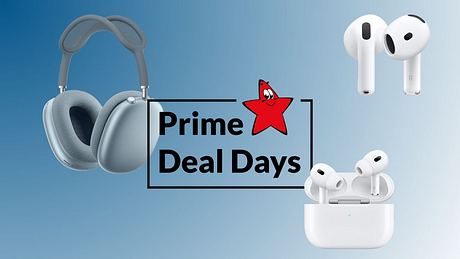 Ein Prime Day Schriftzug vor blauem Hintergrund. Daneben verschiedene AirPod-Modelle - Foto: Amazon/TVMovie