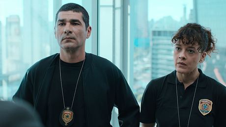 Code des Verbrechens: Benício und Suellen bei der Arbeit - Foto: Netflix
