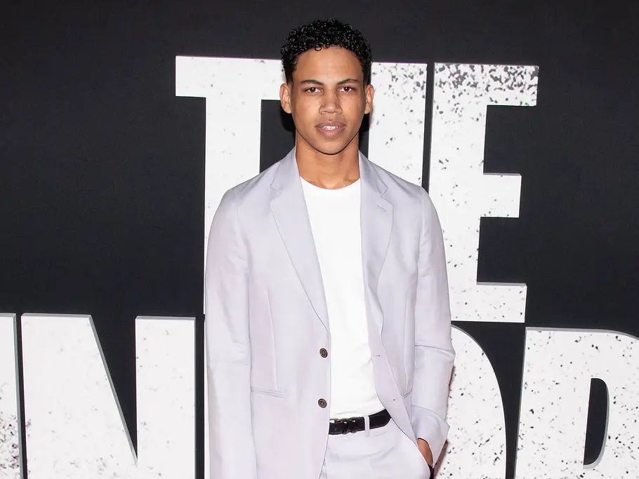 Crew Girl-Darsteller privat: Alter, Insta, Beziehungsstatus Szenenbild aus Crew Girl auf Netflix. Jude Wilsons „Crew Girl“-Rolle als Baloo Garner