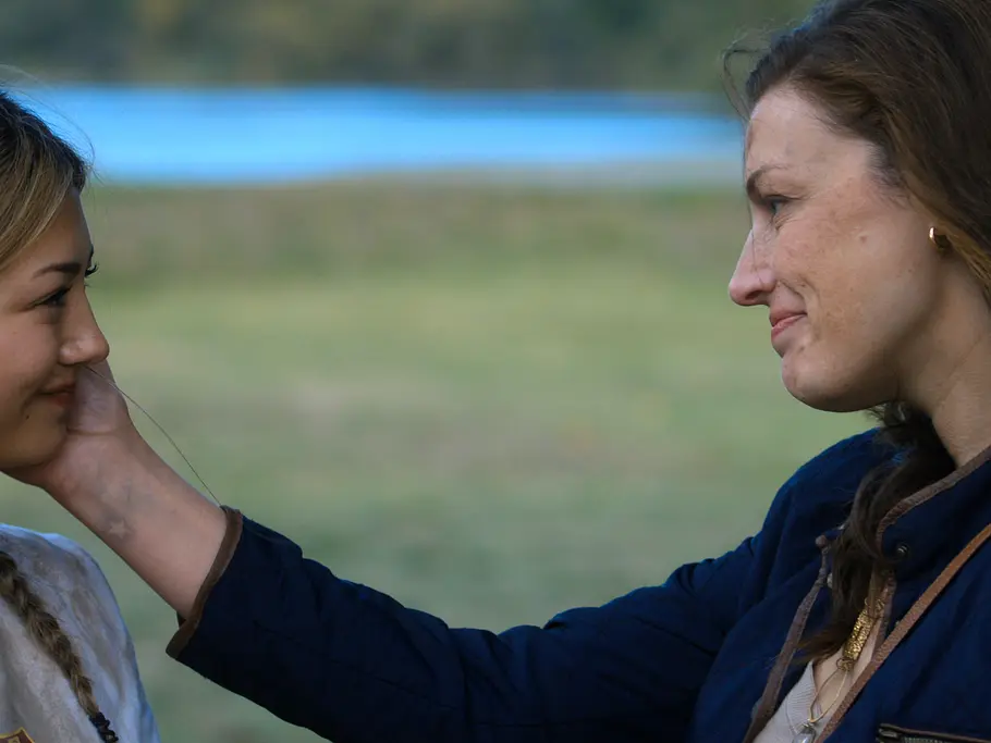 Crew Girl-Darsteller privat: Alter, Insta, Beziehungsstatus Szenenbild aus Crew Girl auf Netflix.