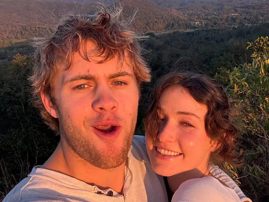 Crew Girl-Darsteller privat: Alter, Insta, Beziehungsstatus Szenenbild aus Crew Girl auf Netflix.