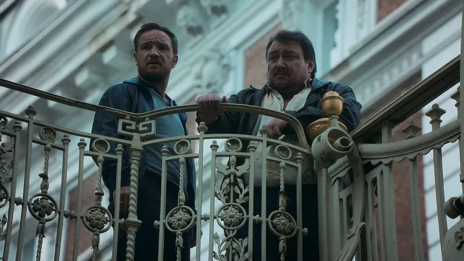 Frederick Lau als Charly and Christoph Krutzler als Joseph in „Crooks“.
