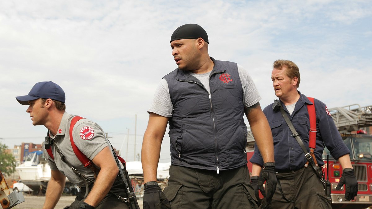 Chicago Fire am 19. August 2025 um 01:25 Uhr auf Universal TV HD - TVMovie