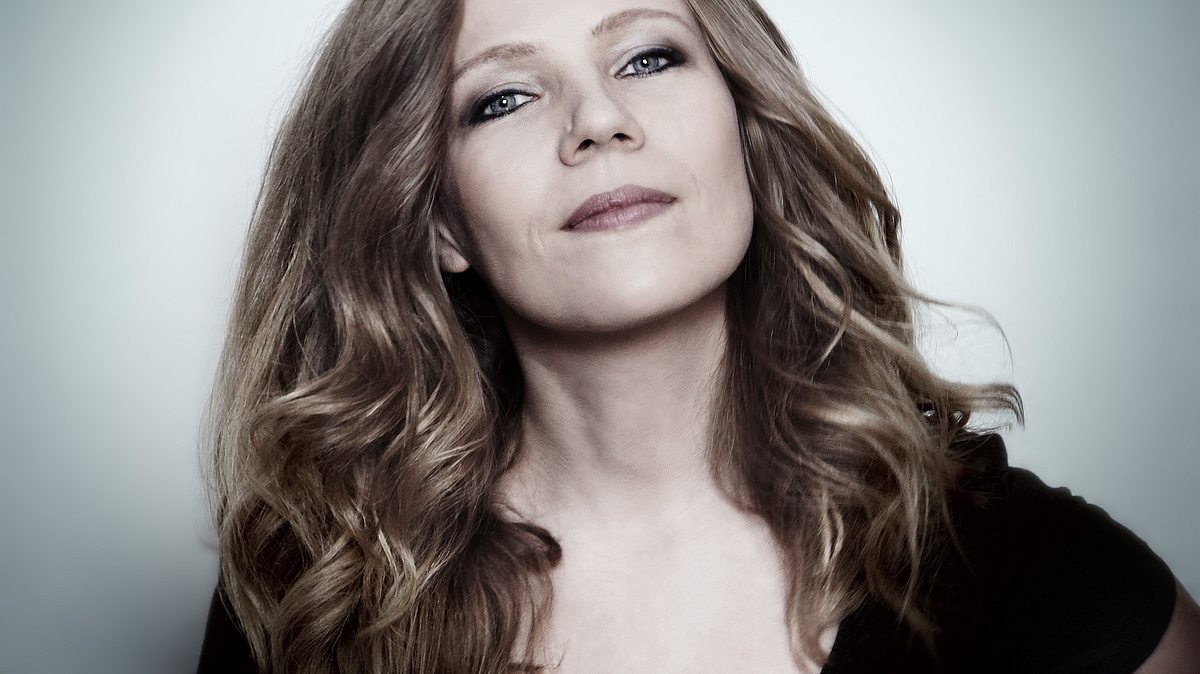 sarah bosetti: wer angst hat, soll zuhause bleiben!