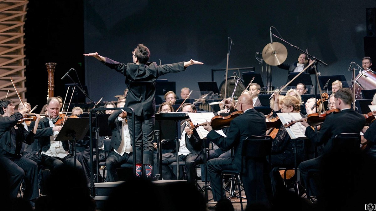 tarmo peltokoski dirigiert holst, williams und maskats