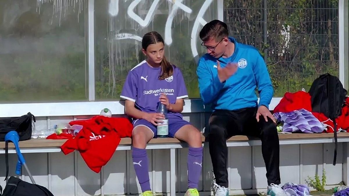Kicken wie ein Mädchen kicken wie ein mädchen