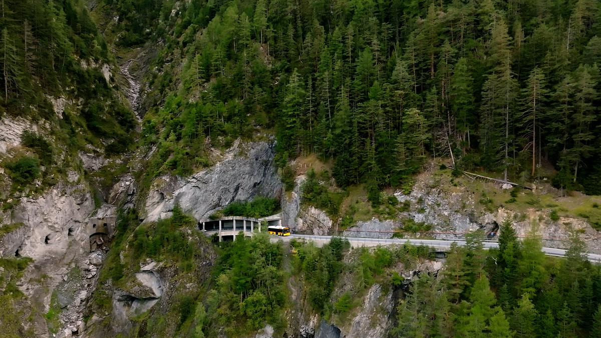 mit dem postauto durch die schweiz