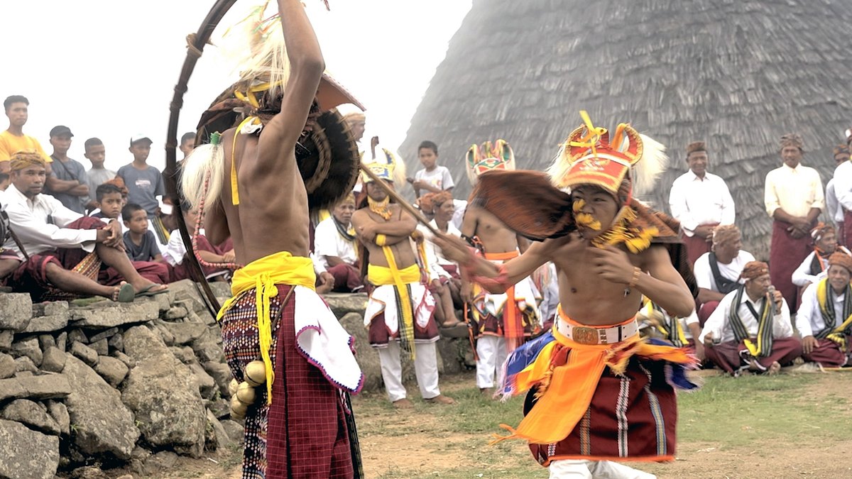 die peitschenkämpfer von indonesien