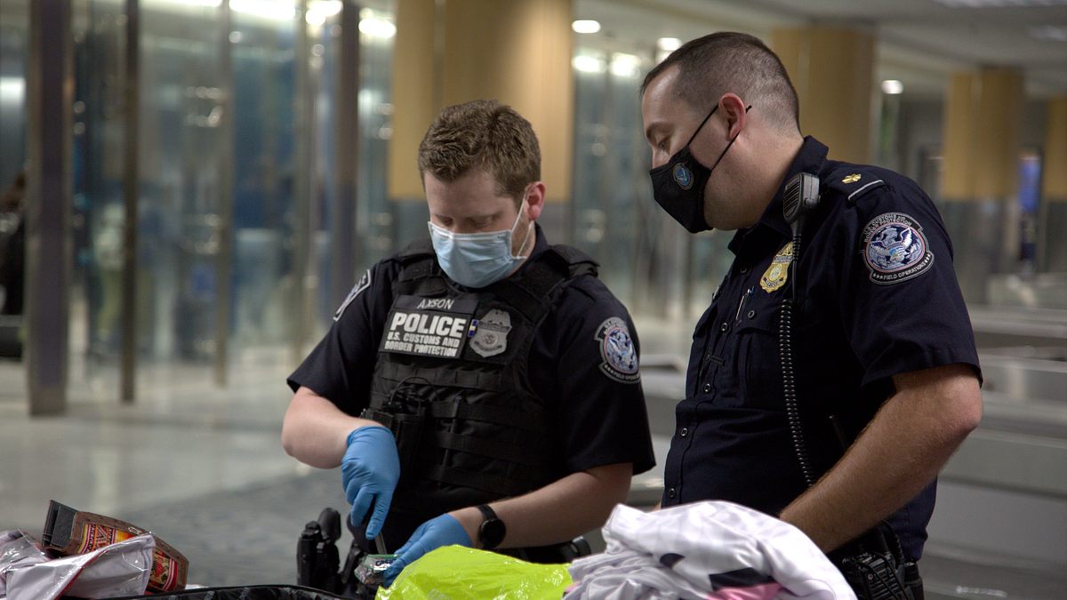 flughafen new york - kampf den schmugglern