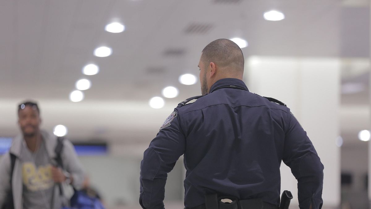 flughafen new york - kampf den schmugglern