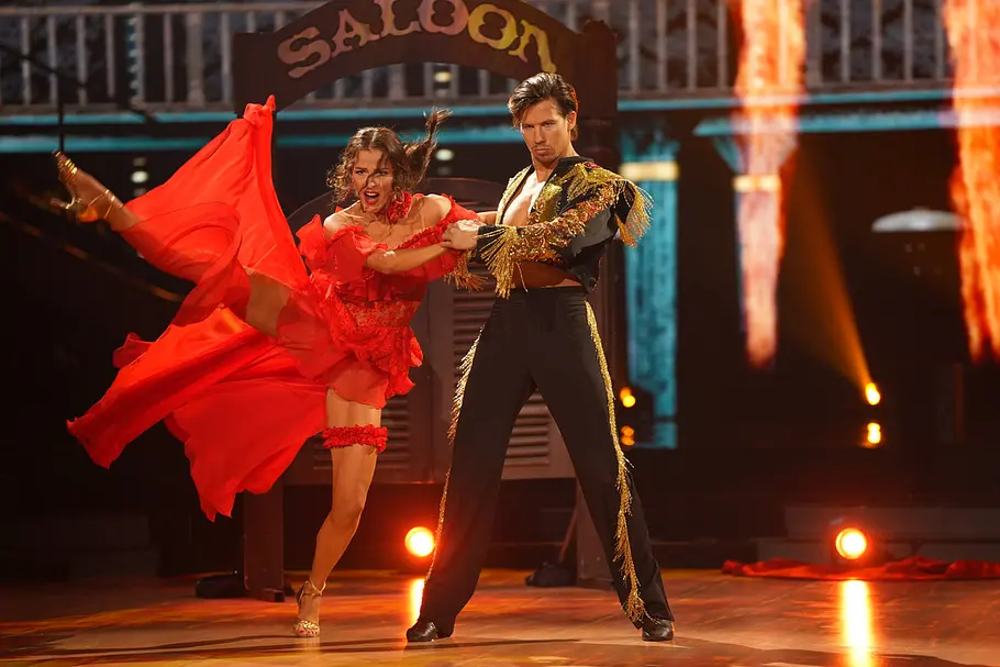Joel Mattli und Patricija Ionel Joel Mattli und Patricija Ionel tanzen einen Paso Doble