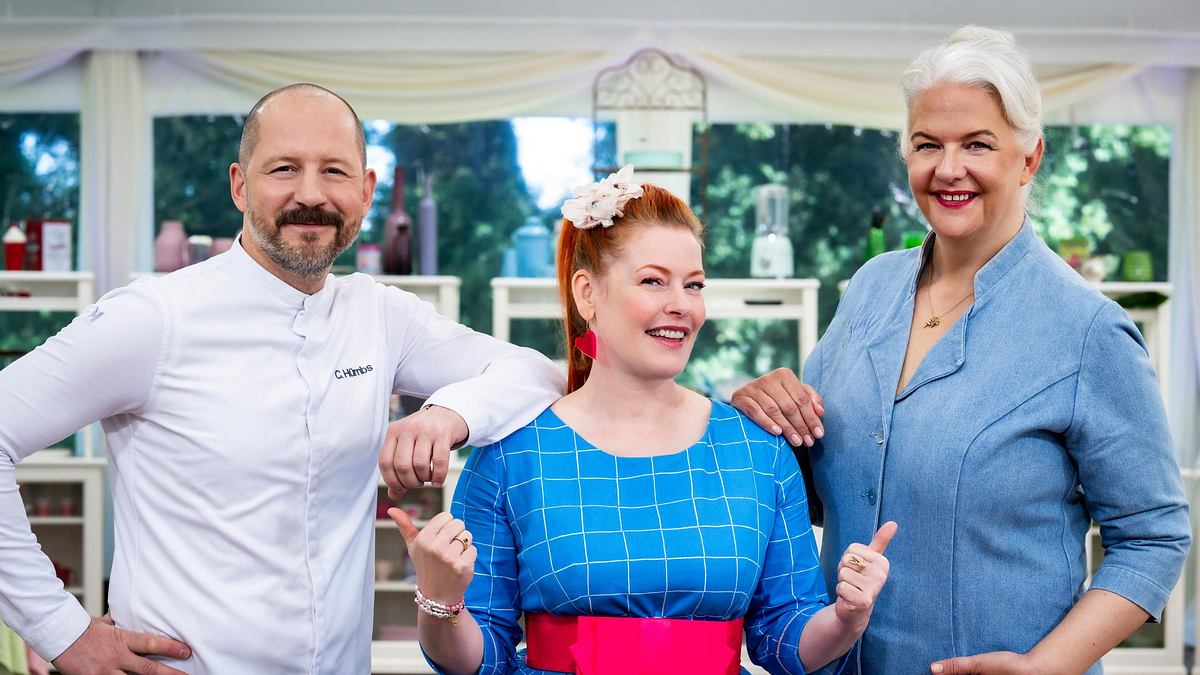 „Das große Backen-Team „Das große Backen-Team(von links nach rechts): Christian Hümbs, Enie van de Meiklokjes und Bettina Schliephake-Burchardt