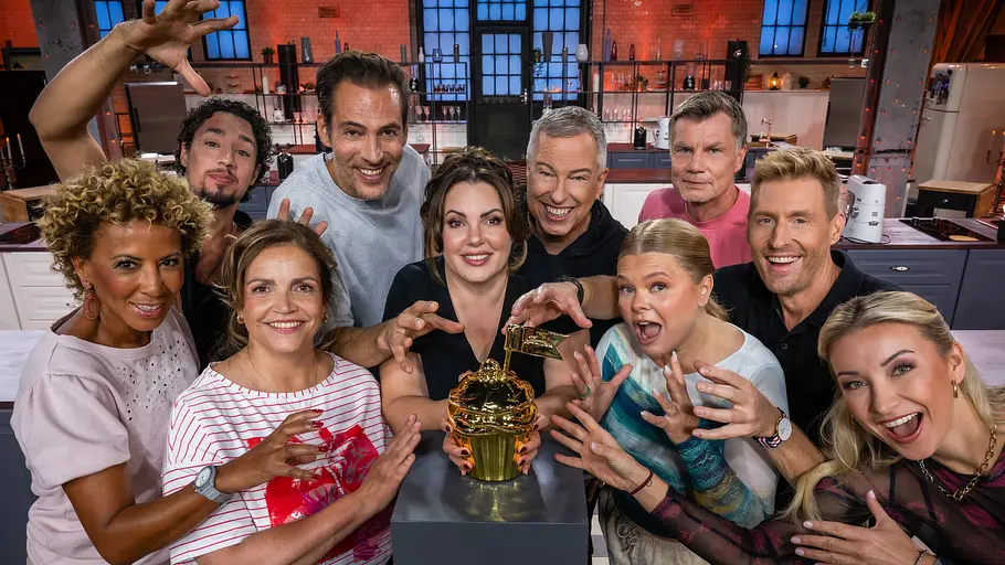Das große Promibacken; Staffel: 10; Person: Arabella Kiesbauer; René Casselly; Rebecca Immanuel; Alexander Mazza; Paula Lambert; Thomas Hermanns; Anne-Sophie Briest; Thomas Helmer; Maximilian Arland; Anna-Carina Woitschack Das große Promibacken; Staffel: 10; Person: Arabella Kiesbauer; René Casselly; Rebecca Immanuel; Alexander Mazza; Paula Lambert; Thomas Hermanns; Anne-Sophie Briest; Thomas Helmer; Maximilian Arland; Anna-Carina Woitschack