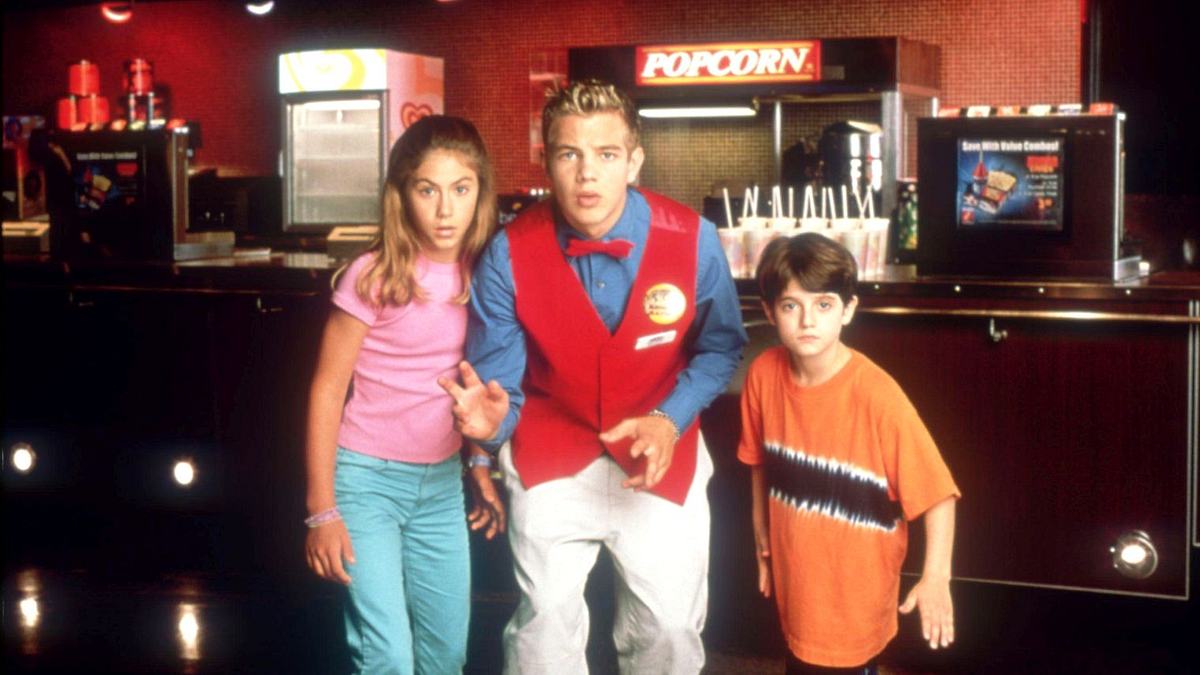 Die Stars aus Das Megaplex-Phantom schauen in die Kamera