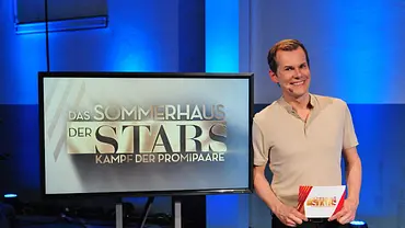 Malte Arkona moderiert das Sommerhaus der Stars - Foto: RTL / Stefan Menne Malte Arkona moderiert das Sommerhaus der Stars - Foto: RTL / Stefan Menne