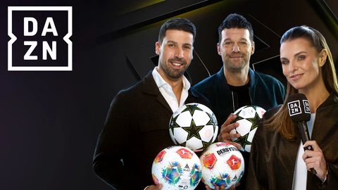 Ein DAZN-Logo am oberen linken Bildschirmrand, daneben drei Personen (Sami Khedira, Michael Ballack und Laura Wontorra). - Foto: DAZN/ PR