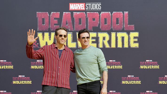 Ryan Renolds und Hugh Jackman in Berlin auf Promo-Tour für Deadpool & Wolverine. - Foto: Photo: Sebastian Gabsch