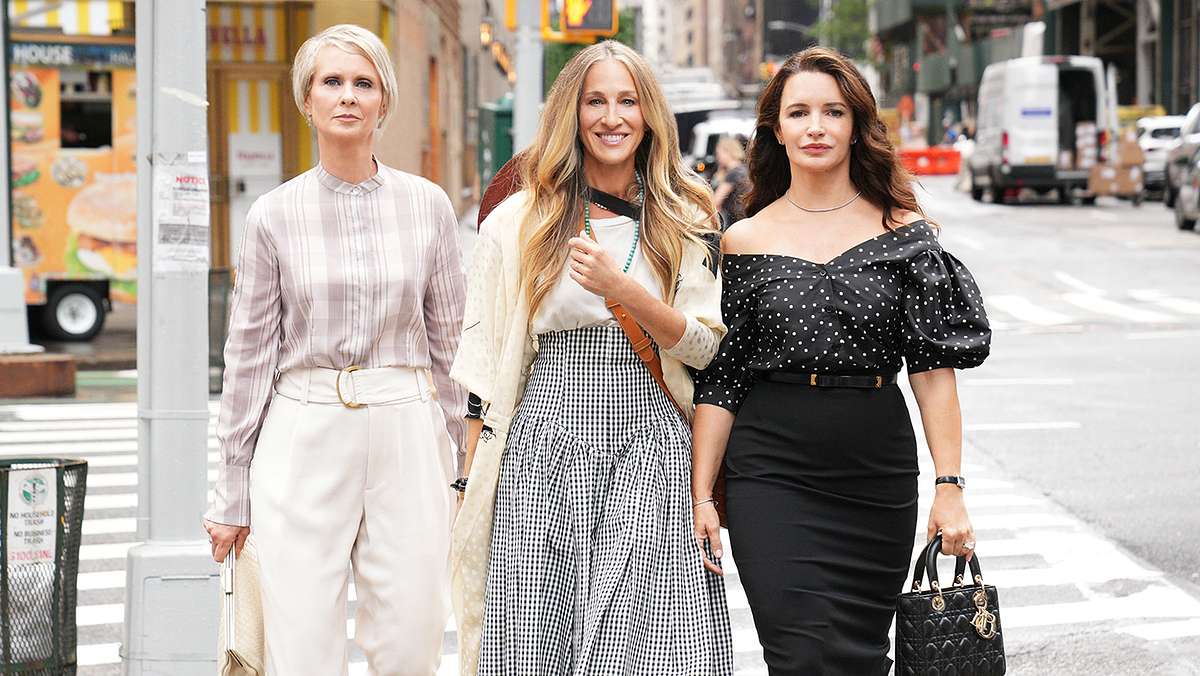 And Just Like That ... Darstellerinnen Sarah Jessica Parker, Kristin Davis und Cynthia Nixon Sarah Jessica Parker, Kristin Davis und Cynthia Nixon in ihren Rollen aus And Just Like That…