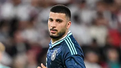 Deniz Undav im Trikot der deutschen Nationalmannschaft beim Länderspiel gegen Finnland - Foto: IMAGO / DeFodi Images