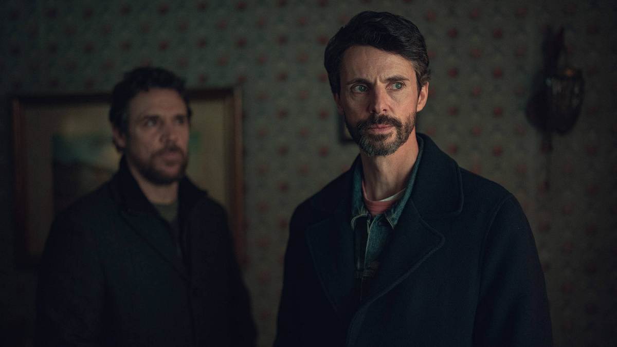 Dept. Q Man sieht Matthew Goode als Carl Morck in der Netflix-Serie Dept. Q