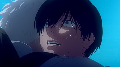Hikaru umarmt seinen besten Freund Yoshiki. Dieser hat Tränen in den Augen und wirkt erschreckt. - Foto: Courtesy of Netflix