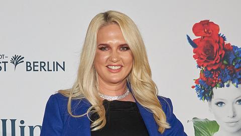 Sarah Knappik siegessicher vor dem Dschungelcamp - Foto: IMAGO / eventfoto54