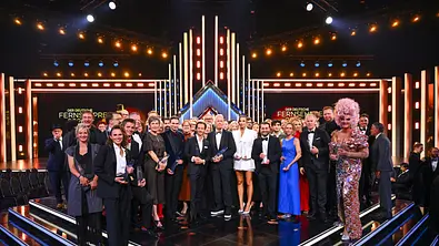 Die Gewinner auf der Bühne des Fernsehpreises. - Foto: RTL/Willi Weber Die Gewinner auf der Bühne des Fernsehpreises. - Foto: RTL/Willi Weber