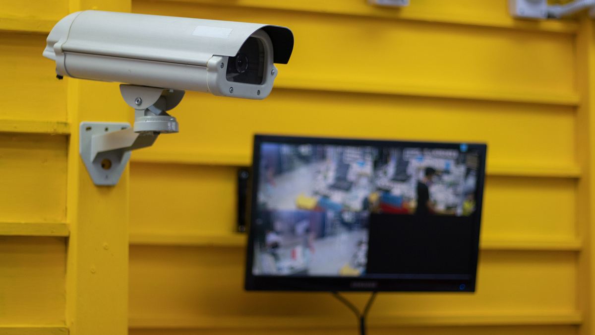 das böse im blick - augenzeuge kamera