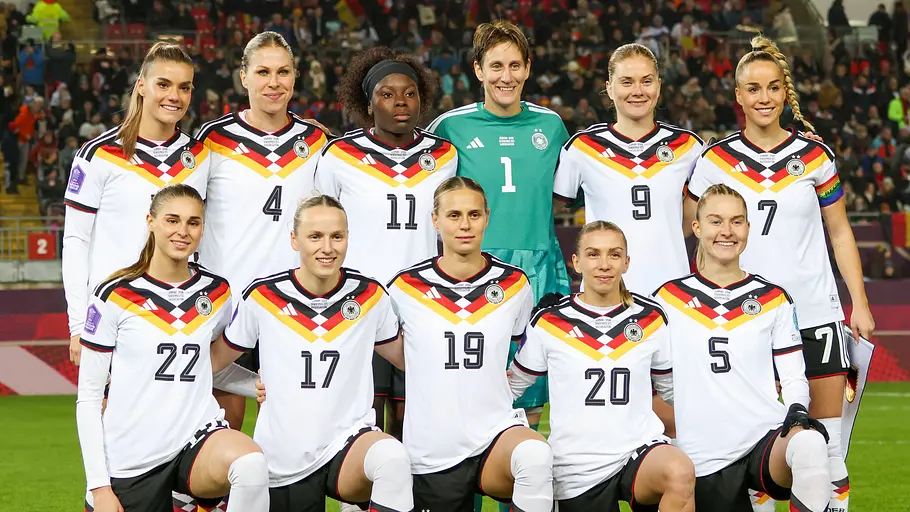 Nationalmannschaft der Frauen. Die DFB-Frauen stehen vor dem Nations League Finale 2025 auf dem Platz.