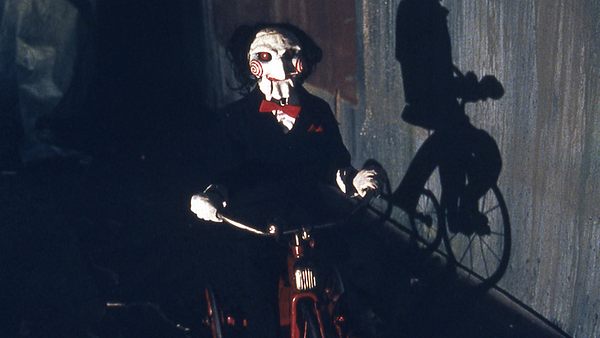 Der psychopathische Serienmörder Jigsaw aus den Saw-Filmen spielt mit seinen Opfern ganz böse Spielchen