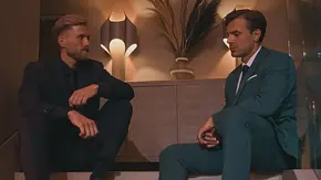 „Die Bachelors“ Folge 2: Welche Kandidatinnen sind in Sebastians (l.) oder Tims Team? - Foto: RTL