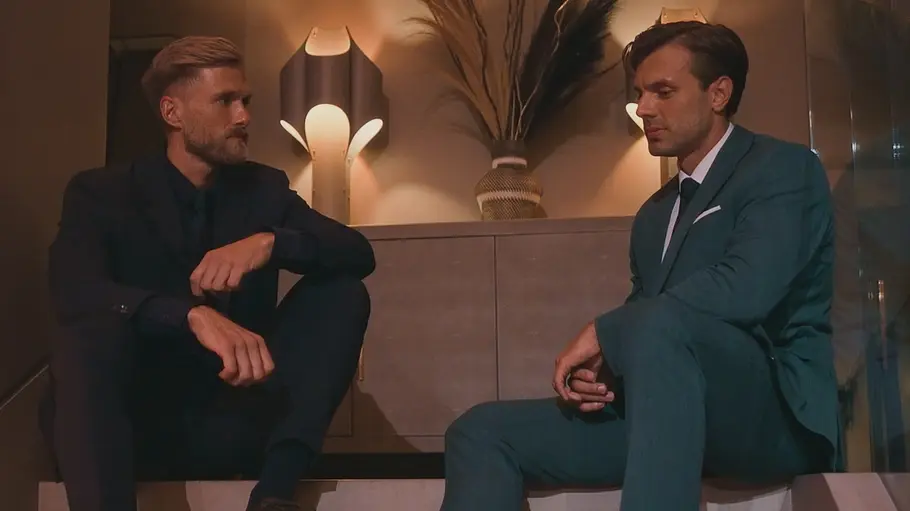 „Die Bachelors“ Folge 2 „Die Bachelors“ Folge 2: Welche Kandidatinnen sind in Sebastians (l.) oder Tims Team?
