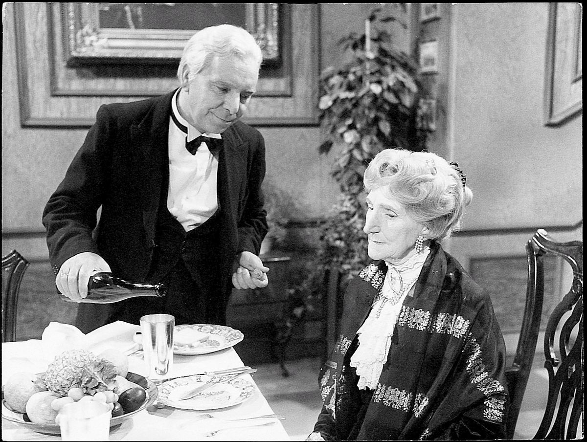 31.12., 15:40 Uhr, ARD: Dinner for One oder Der 90. Geburtstag - Der ultimativ