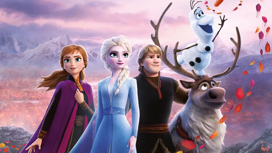 Die Schwestern Anna und Elsa stehen neben Kristoff, dem Schneemann Olaf und dem Rentier Sven.