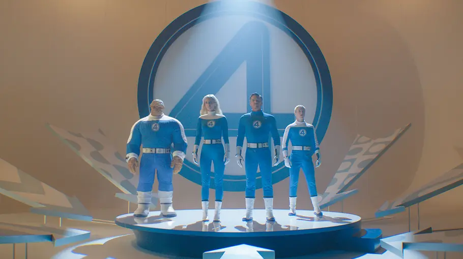 Die Fantastic Four werden von allen gefeiert –kein Wunder, gibt es in ihrem Universum doch keine anderen Helden. Die Fantastic Four stehen auf einer weiß-blauen Plattform.