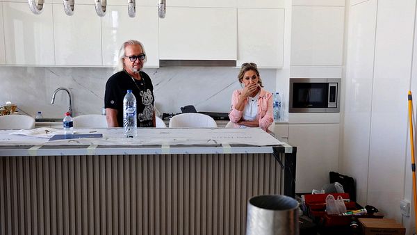 „Die Geissens“: Riesenzoff beim Umzugs-Chaos eskaliert – „Du bist ein Arschloch“ - Foto: RTLZWEI