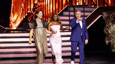 Die Juroren Jorge Gonzalez, Motsi Mabuse und Joachim Llambi bei der fünften Tanzshow der 19. Staffel der RTL-Tanzshow Lets Dance im Coloneum.  - Foto: IMAGO / Panama Pictures