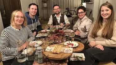 die Kandidaten der Vox-Sendung „Das perfekte Dinner“ aus Lüneburg. - Foto: RTL/ITV Studios/Sabine Lepél | RTL/ITV Studios/Sabine Lepél