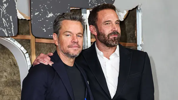 Matt Damon und Ben Affleck in feinen Klamotten auf der New York Premiere von „The Rip“. - Foto: IMAGO / Avalon.red Matt Damon und Ben Affleck in feinen Klamotten auf der New York Premiere von „The Rip“. - Foto: IMAGO / Avalon.red