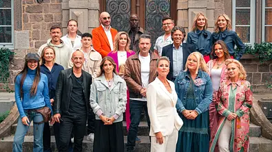 Der Cast von Die Verräter mit Sonja Zietlow. - Foto: RTL / Stefan Gregorowius Der Cast von Die Verräter mit Sonja Zietlow. - Foto: RTL / Stefan Gregorowius