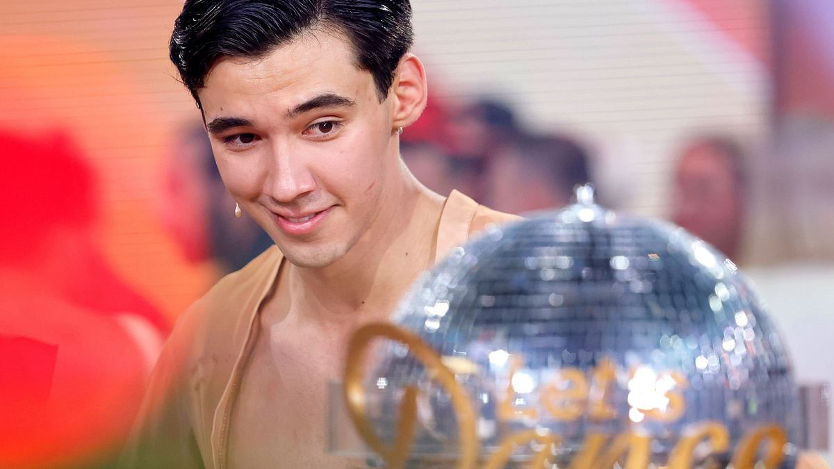 Diego Pooth TV-Karriere Diego Pooth mit dem „Let’s Dance“-Pokal! Macht er jetzt TV-Karriere?