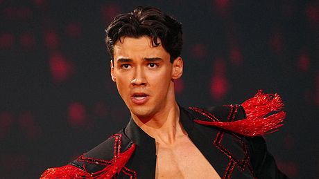 Diego Pooth mit Team für das Lets Dance-Tanzbattle unzufrieden - Foto: RTL / Stefan Gregorowiu