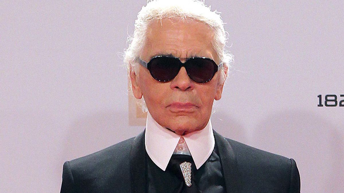 King Karl ist dem Familienfest gegenüber eher neutral eingestellt. Aber er macht deutlich: Sehen will er an diesem Tag bitte niemanden. Das ist ein Tag wie jeder andere, außer, dass ich ihn mehr genieße, weil er ganz allein mir gehört und mich niemand st