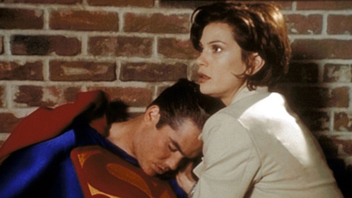 Teri Hatcher spielt Louise in der TV-Serie Louise und Clark.